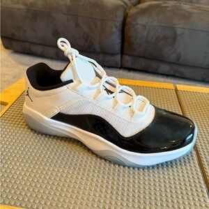 Jordan 11 Low Men’s 13